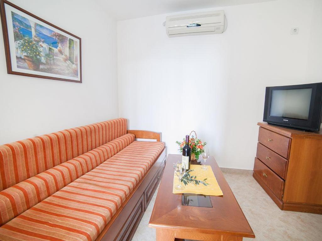 Apartments Ivan Petrovac Ngoại thất bức ảnh